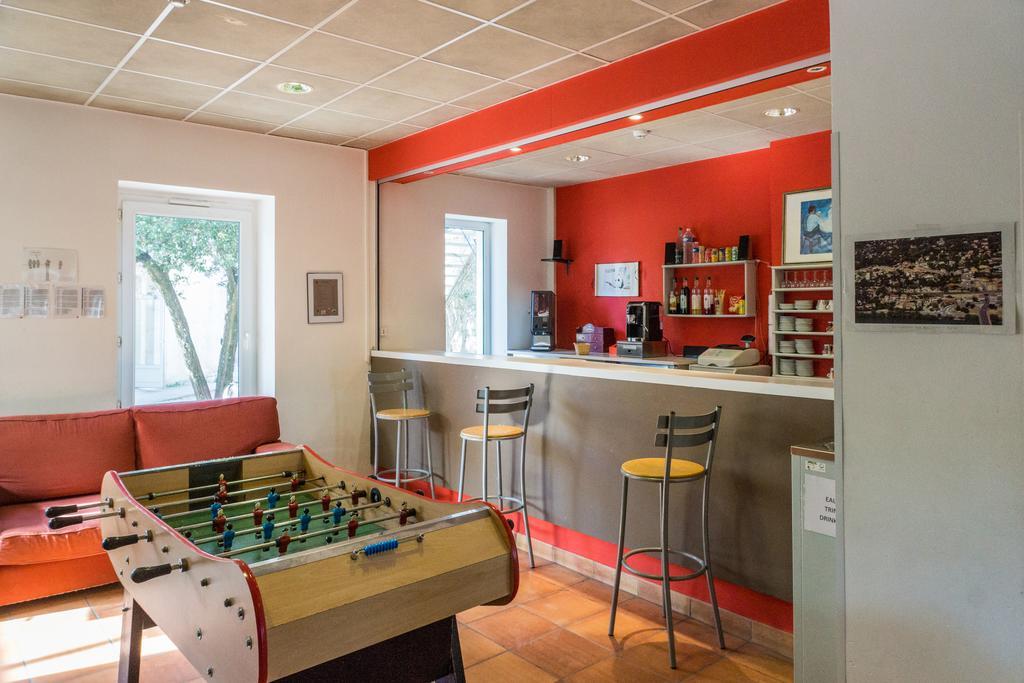 Hôtel Ymca Villeneuve Les Avignon Extérieur photo