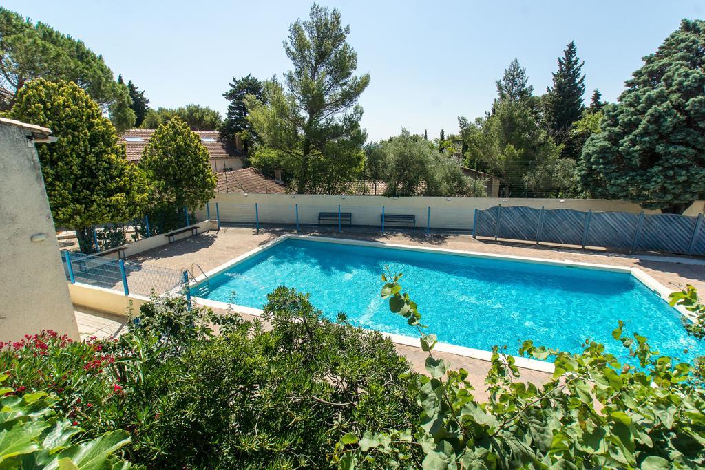 Hôtel Ymca Villeneuve Les Avignon Extérieur photo