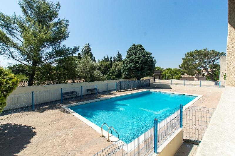 Hôtel Ymca Villeneuve Les Avignon Extérieur photo