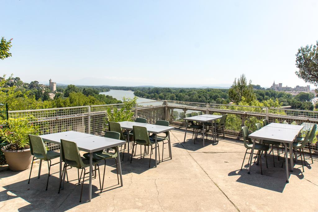 Hôtel Ymca Villeneuve Les Avignon Extérieur photo